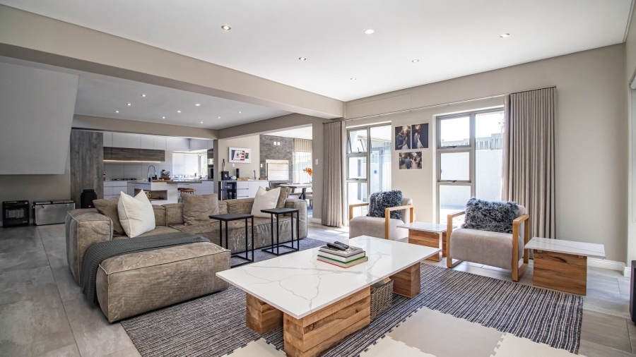 4 Bedroom Property for Sale in Oubaai Western Cape